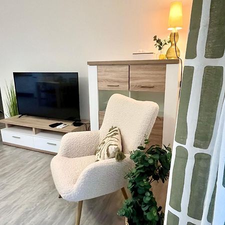 The Elite Suite Downtown 2- Bedroom Apt Ac & Garage Parking Pressburg Exterior foto